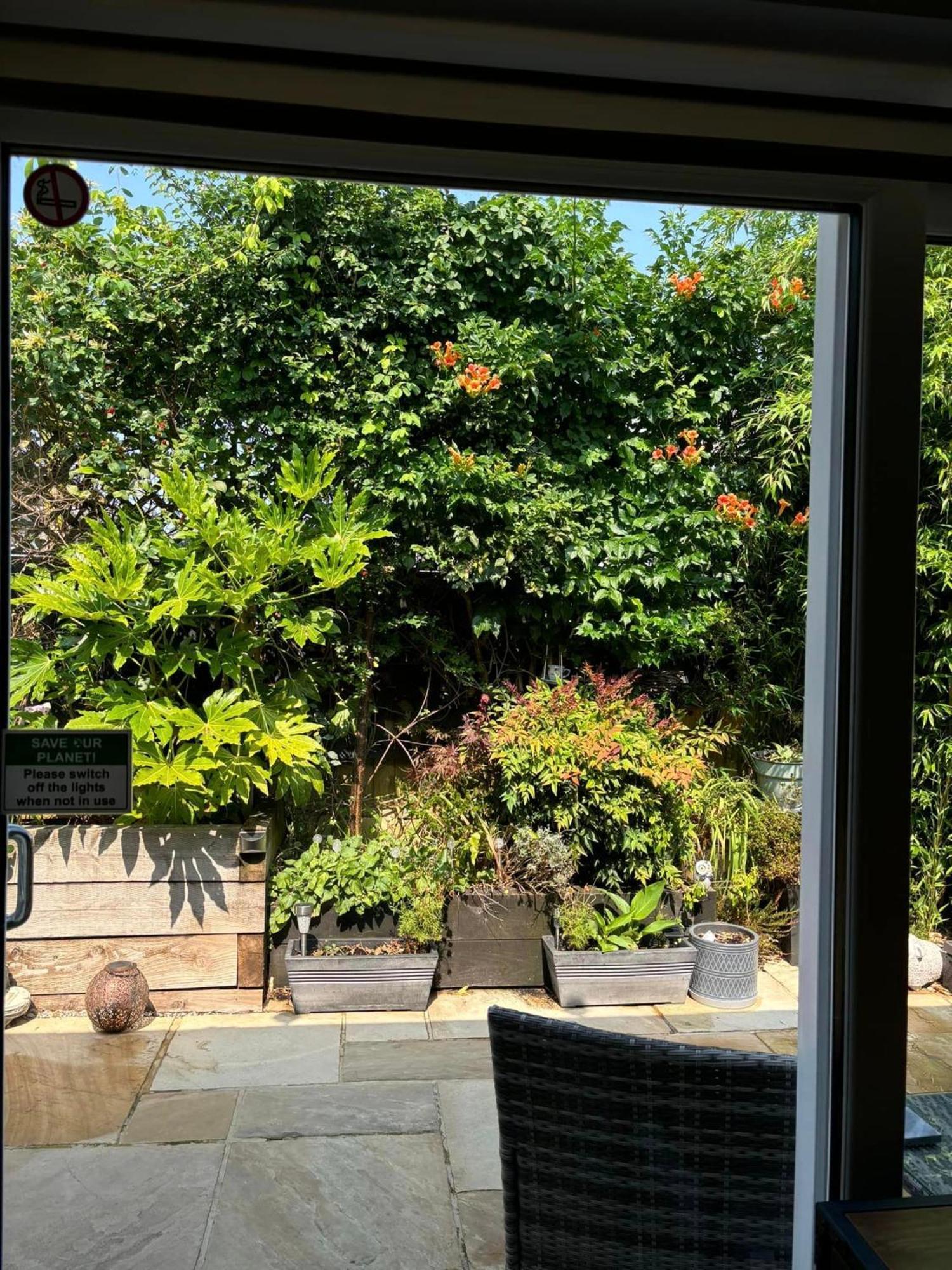 Secret Gem 1 Bed Garden Flat Private Luxury Hot Tub Apartment Bournemouth Exterior photo